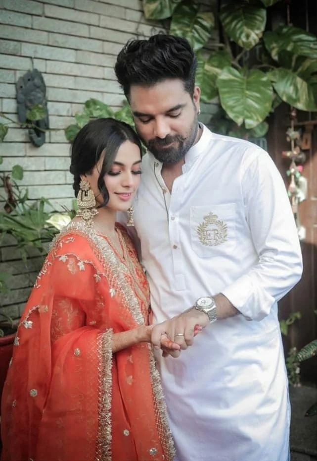 Dresses Worn by Pakistani Showbiz celebrities on Eid ul Fitr 2020 Dresses Worn by Pakistani Showbiz celebrities on Eid ul Fitr 2020