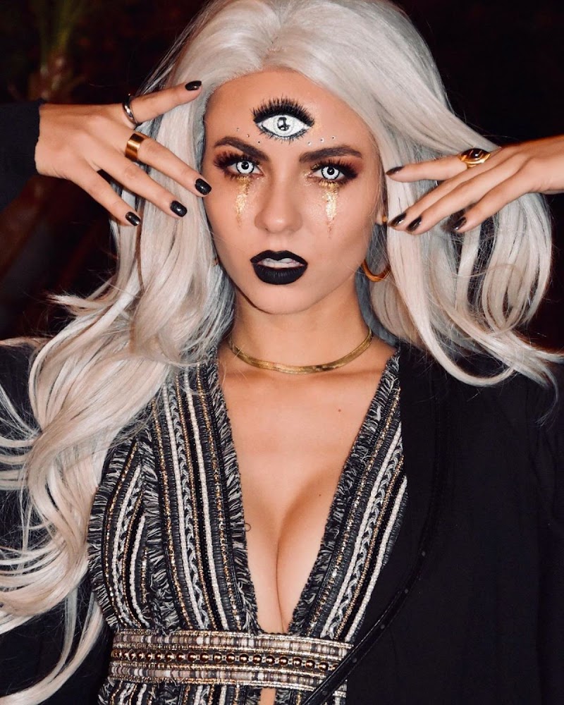 Victoria Justice Clicks at Halloween Party – Instagram clicks 31 Oct-2019