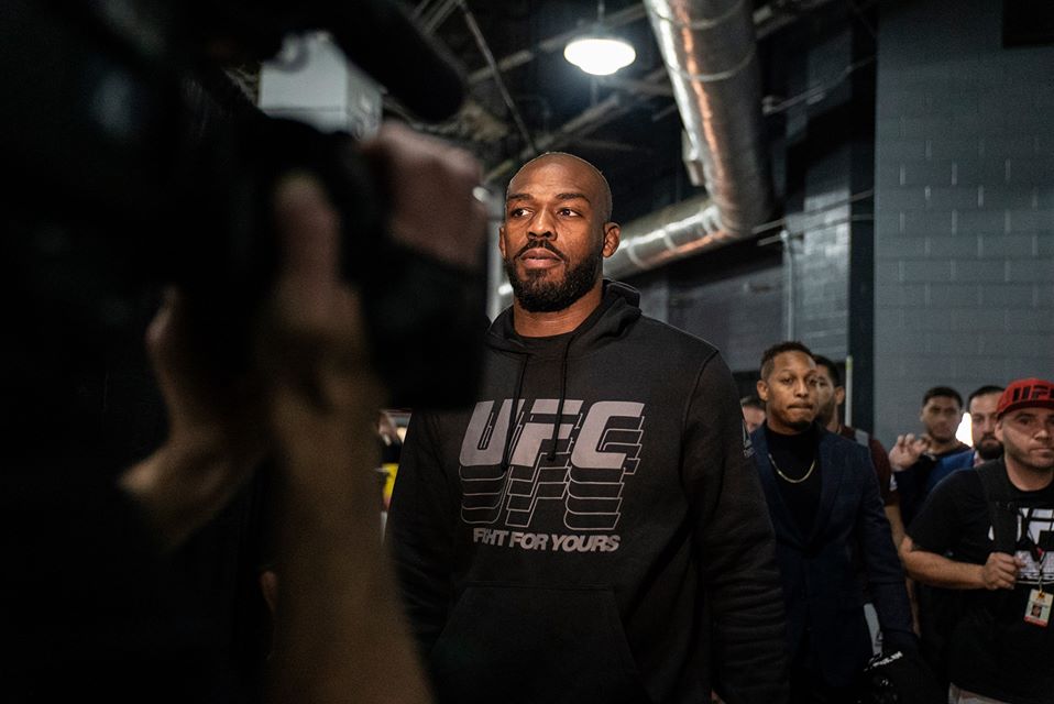 Jon Jones afirma que trabalhar com a WWE é “inevitável”