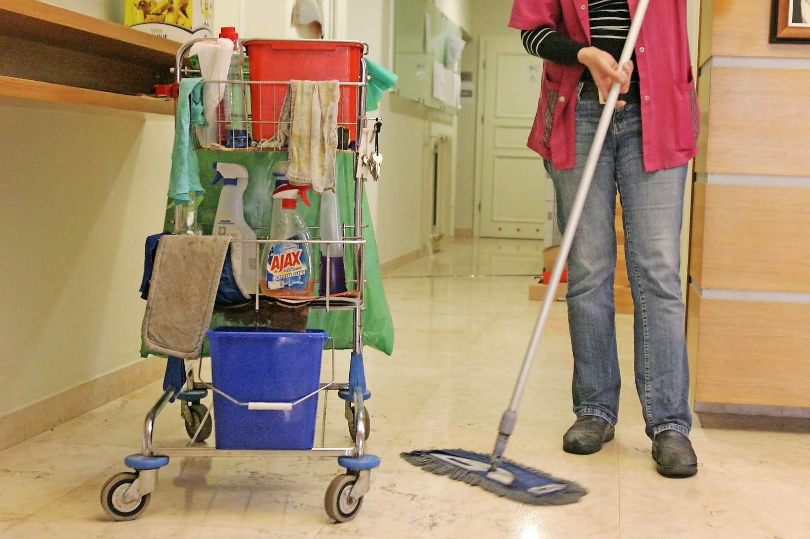 What Are The Methods Uses By Professional Commercial Cleaning