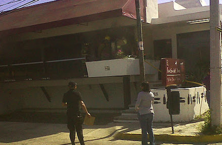 Incendio en el restaurante “El Rincón del Vino” de Cancún; un refrigerador genera un corto circuito