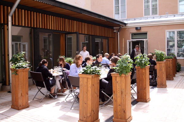 Pure-Bistro-terassi-small.jpg