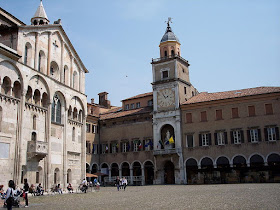 The Duomo and Palazzo Communale in Piazza Grande in the heart of Modena