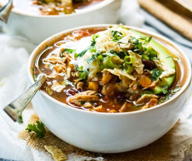 EASY SLOW COOKER CHICKEN TORTILLA SOUP