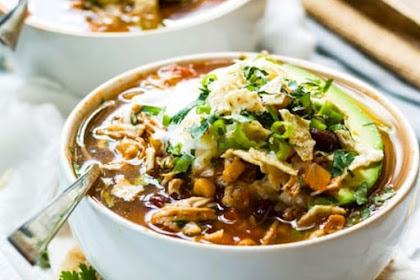 EASY SLOW COOKER CHICKEN TORTILLA SOUP