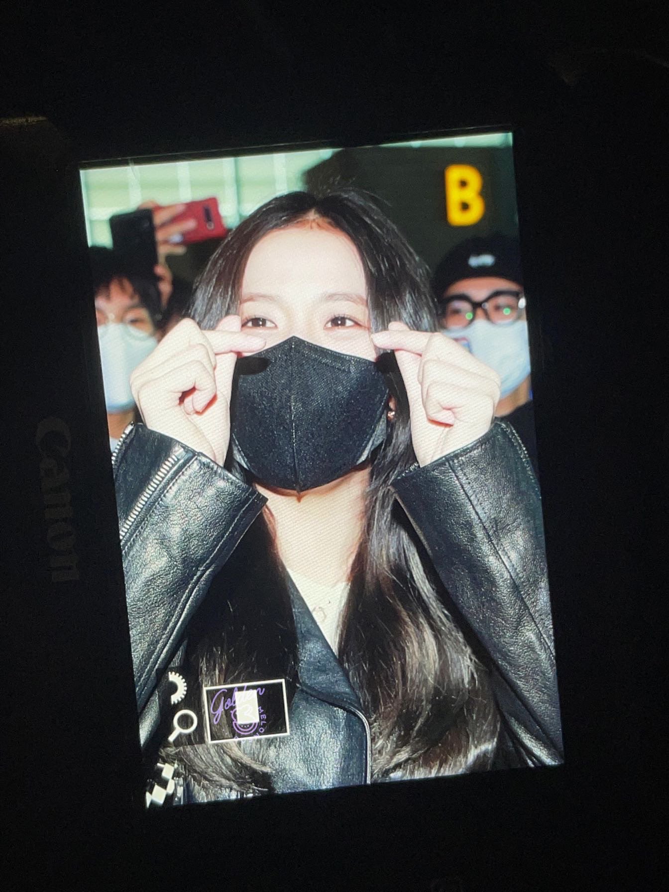 [연예] [사진]         오늘 공항출국한 귀여운 블랙핑크 로제와 지수 사진 모음 -  와이드섬