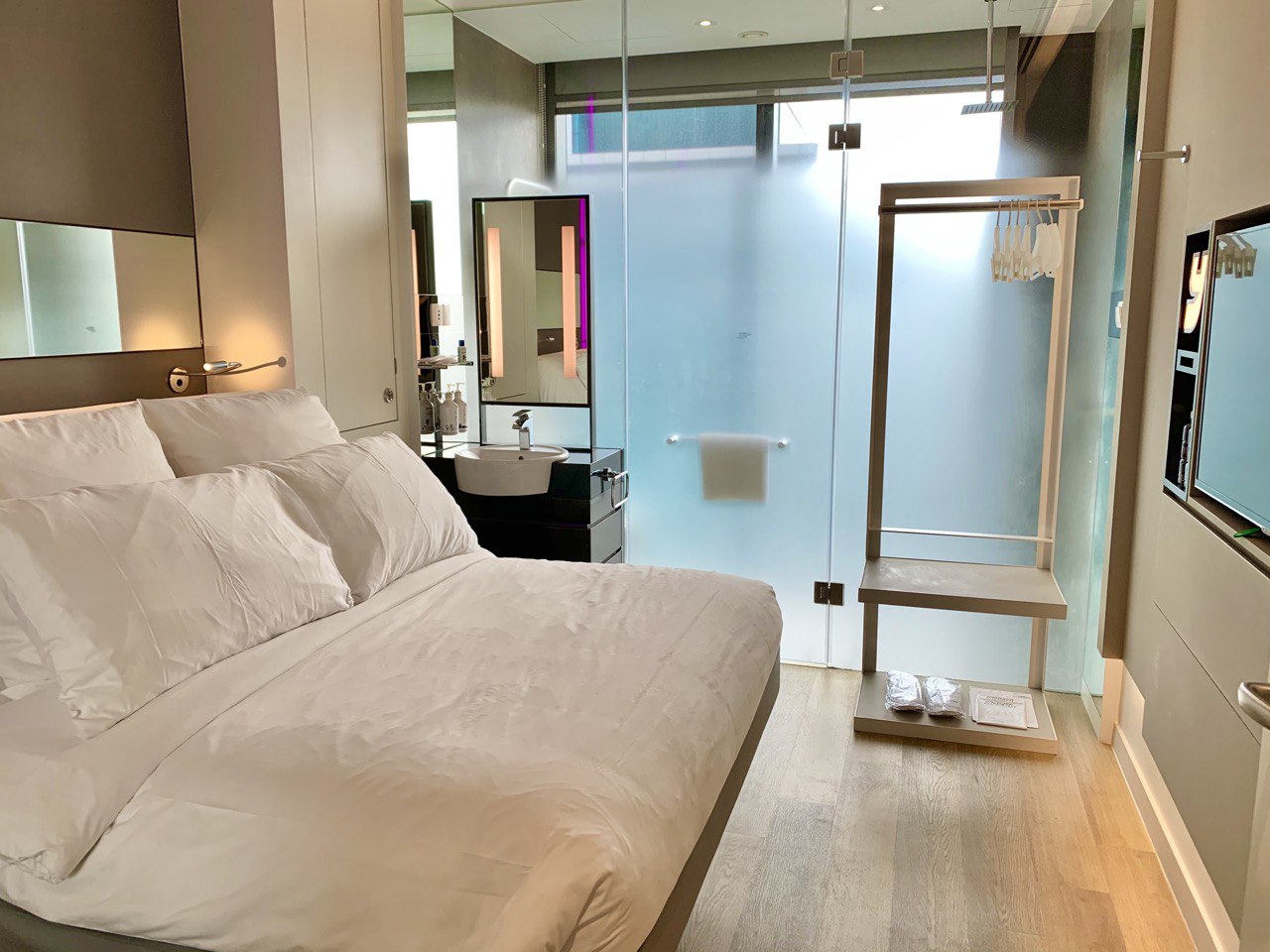 Staycation Review YOTEL Singapore Orchard Road (ft. robots!) Staycation Review YOTEL Singapore Orchard Road (ft. robots!)