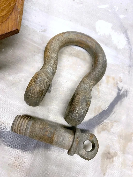 metal shackle