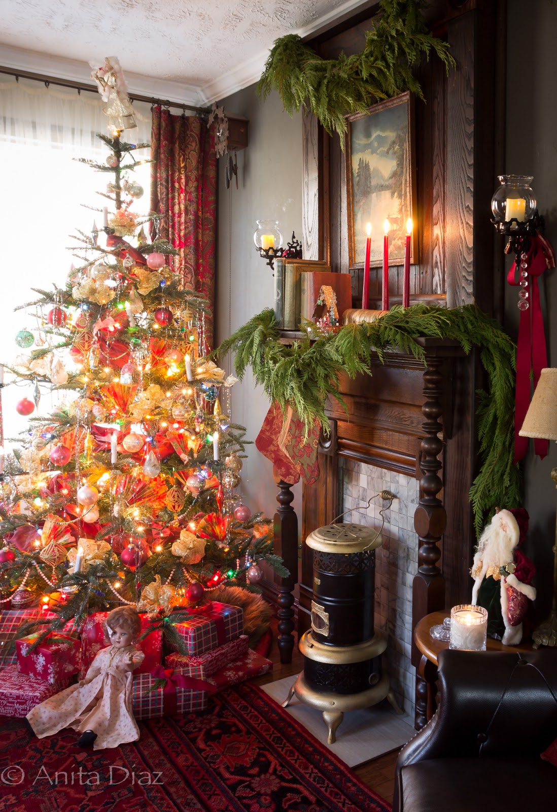 Victorian farmhouse Christmas - Whispering Pines Homestead