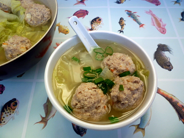 3 hungry tummies: Everyday Pork And Prawn Meatball Broth 家常肉圓湯