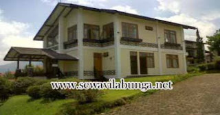Villa halaman minimalis buat rombongan lebih murah Villa Blok P no 9
