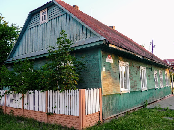 Лунинец. Ул. Советская, 29. Деревянные жилые дома Лунинец. Ул. Советская, 29. Деревянные жилые дома