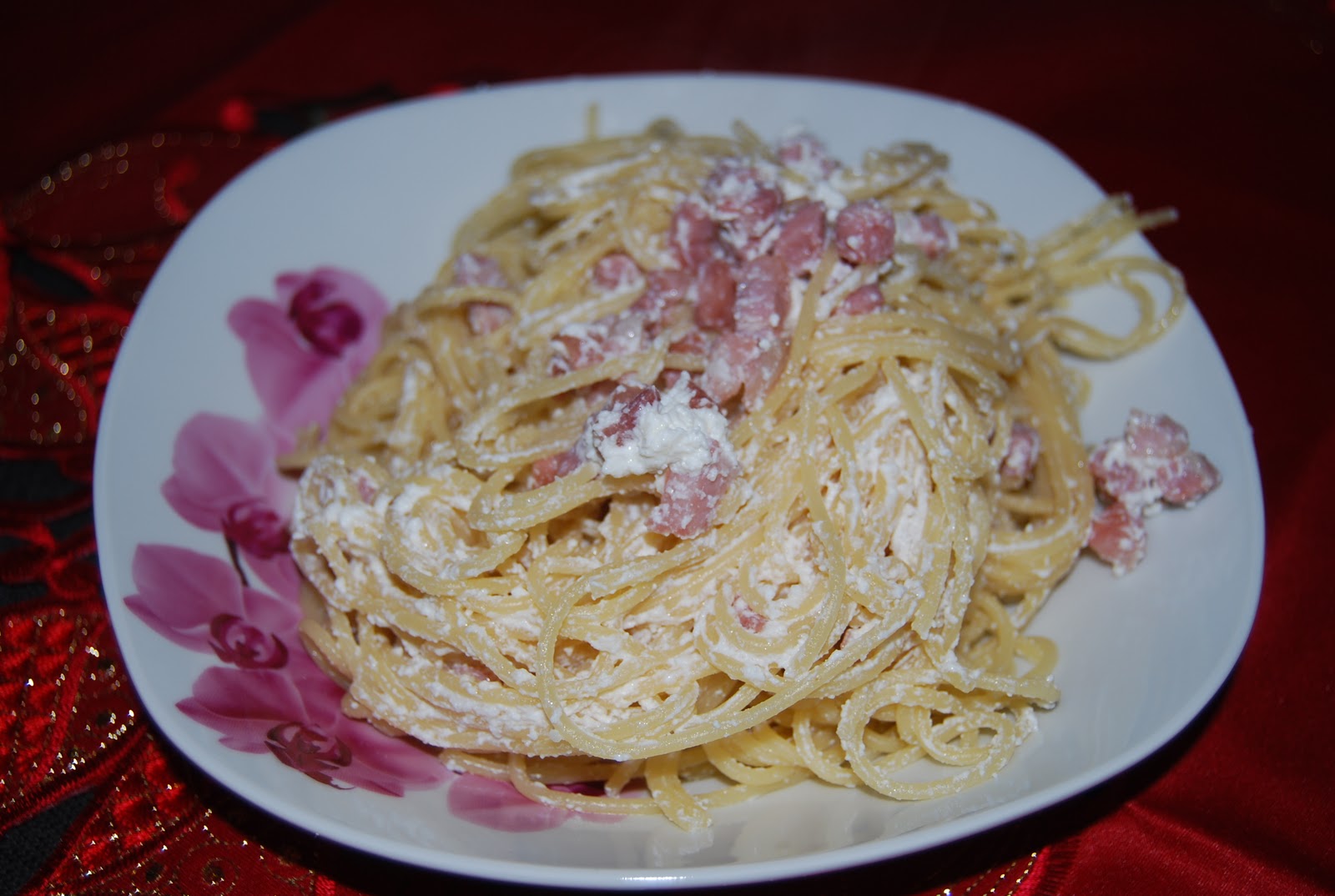 Ricette di famiglia facili e veloci Spaghetti alla ricotta e pancetta affumicata