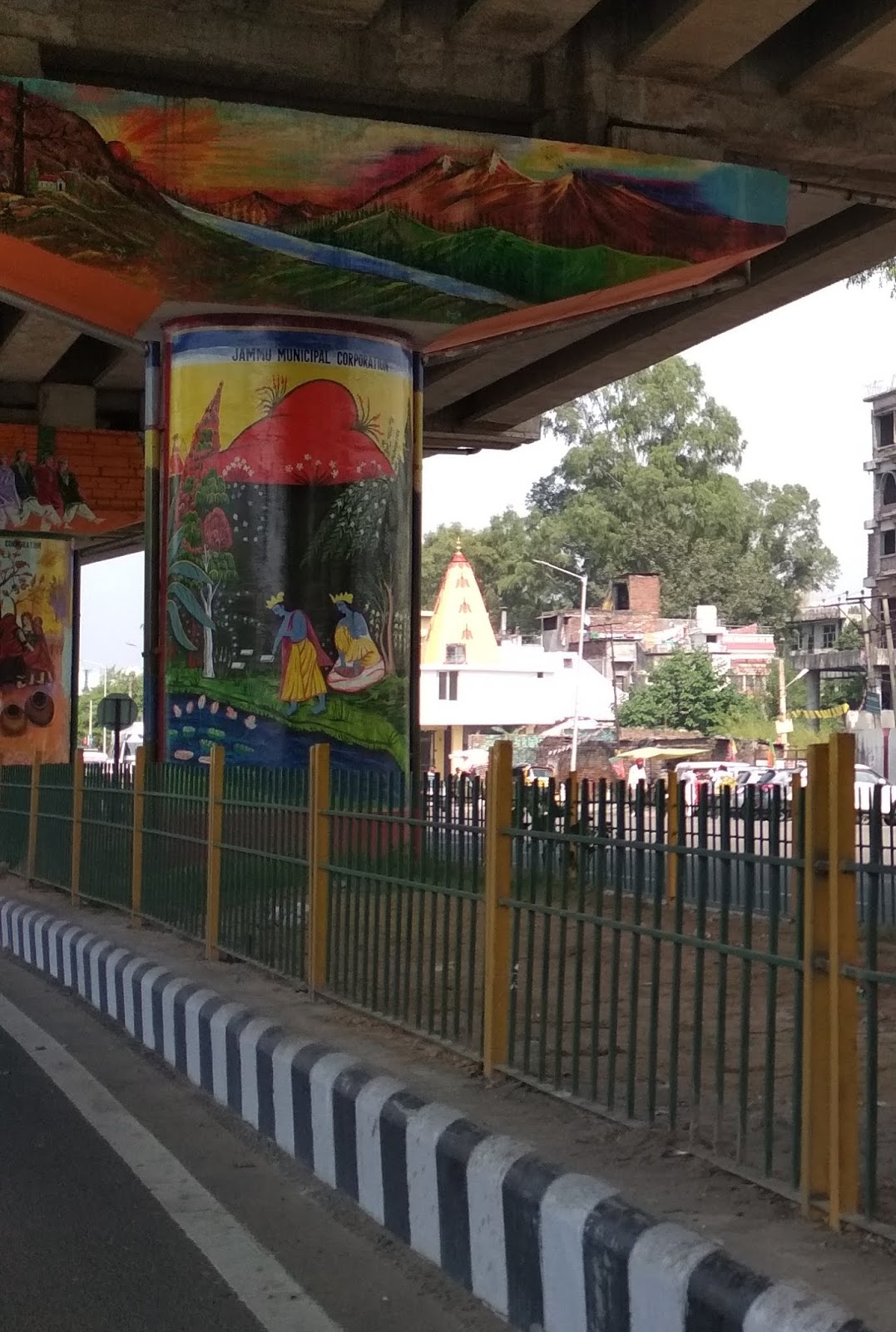 CHINAR SHADE JAMMU CITY IS BEING BEAUTIFULLY PAINTED