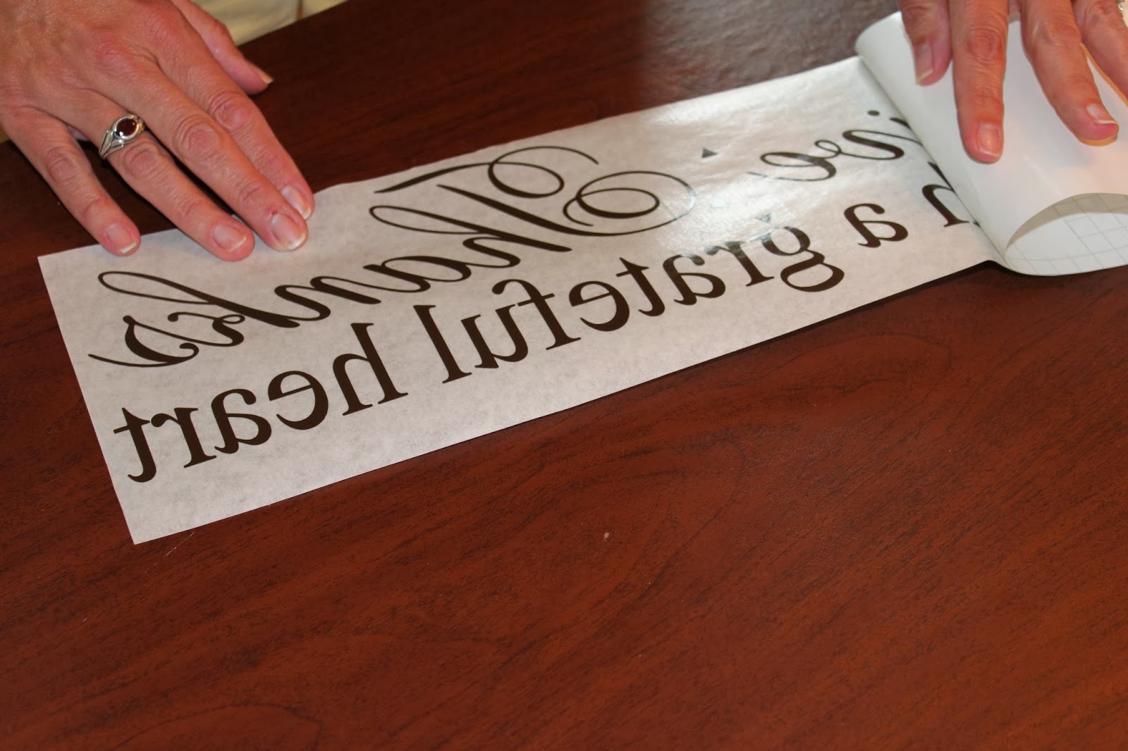 Howsewears Applying Vinyl Wall Words