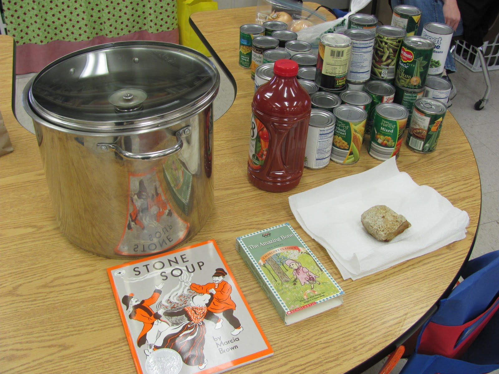 Lil Country Librarian: Stone Soup and Kindergarten Cuteness!