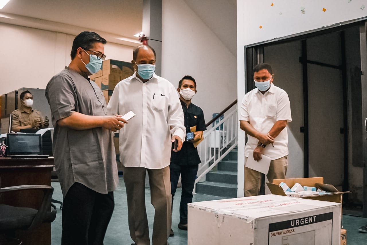 Walikota Tebingtinggi Tinjau Pendistribusian Vaksin Covid-19 di Medan Walikota Tebingtinggi Tinjau Pendistribusian Vaksin Covid-19 di Medan