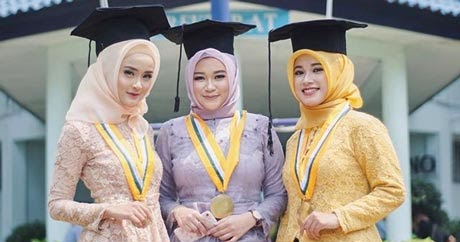 10 Hadiah Wisuda Untuk Pacar Perempuan Yang Lucu Dan Berkesan Contohtext