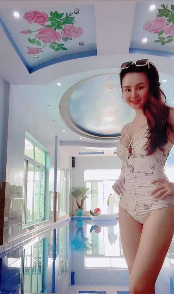 Vào phòng gym trộm đồ, nam thanh niên bị ép tập đến ná thở, khóc lóc van xin 5 Sau 3 lan sinh Vy Oanh ve dang ngoan muc khien chong si me chang roi batch 283513849 5120230874712135 69749118735595936 1654832196 341 width900height1515