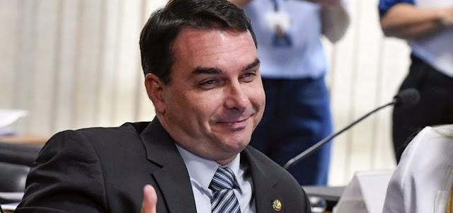 Toffoli atende a pedido de Flávio Bolsonaro e suspende inquéritos com dados do Coaf