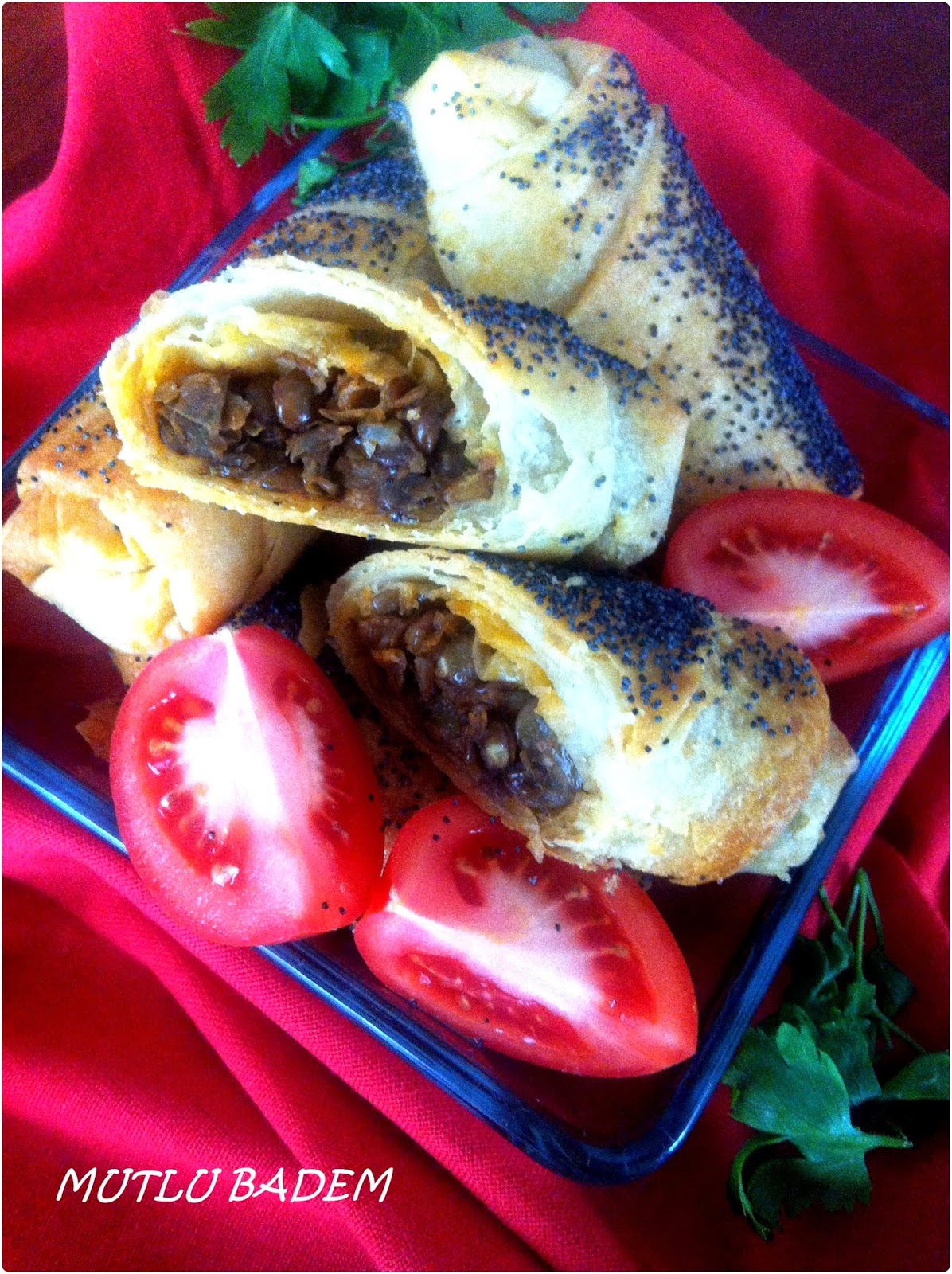 YEŞİL MERCİMEKLİ UNLU BÖREK Mutlu Badem