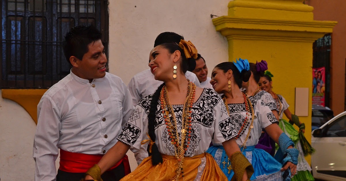Traje típico de Campeche México Traje típico de Campeche México