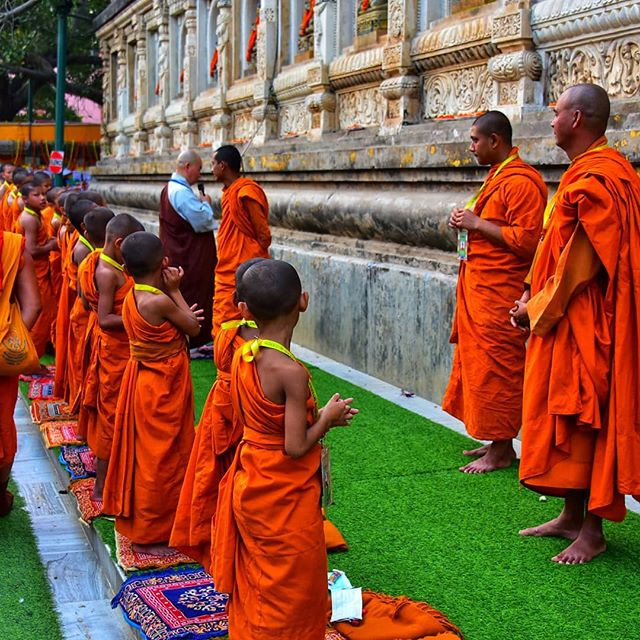 India travel - peaceful days on immense Buddha land