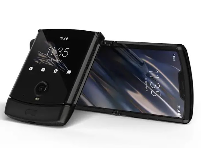 Motorola Moto RAZR Fold Phone review 2020