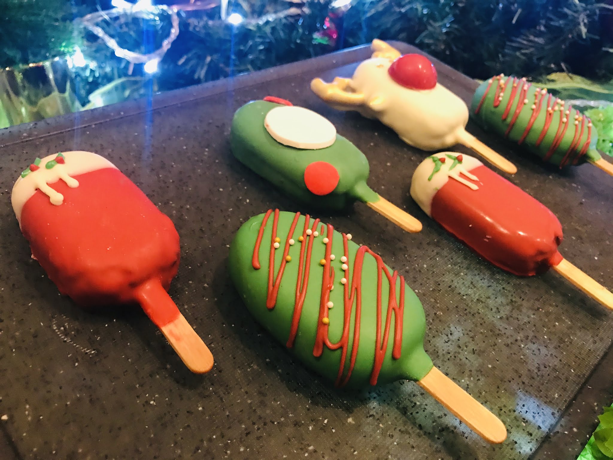 "Have A Sweet Christmas" by Celebrity Baker Raymond Tan at Promenade Cafe, Promenade Kota Kinabalu "Have A Sweet Christmas" by Celebrity Baker Raymond Tan at Promenade Cafe, Promenade Kota Kinabalu