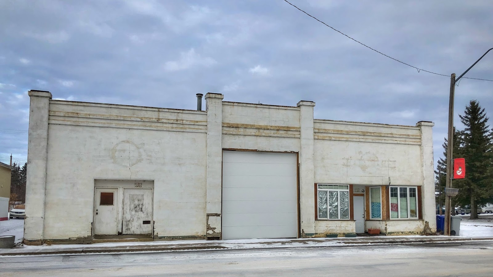 West of the 5th Hay Lakes A Creamery, a Barn and More!
