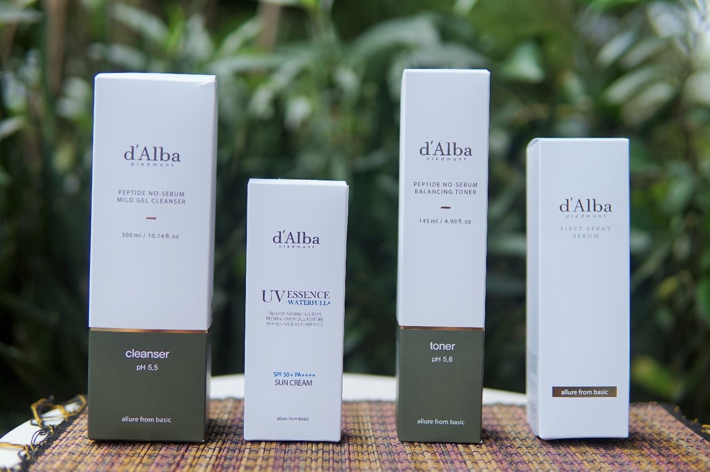 D alba стик. D Alba тонер. D'Alba SPF. D`Alba тени. D'Alba мини-набор d'Alba Trial Kit.