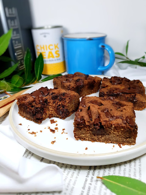 BROWNIE BLOND AUX POIS CHICHES-sans gluten-vegan BROWNIE BLOND AUX POIS CHICHES-sans gluten-vegan
