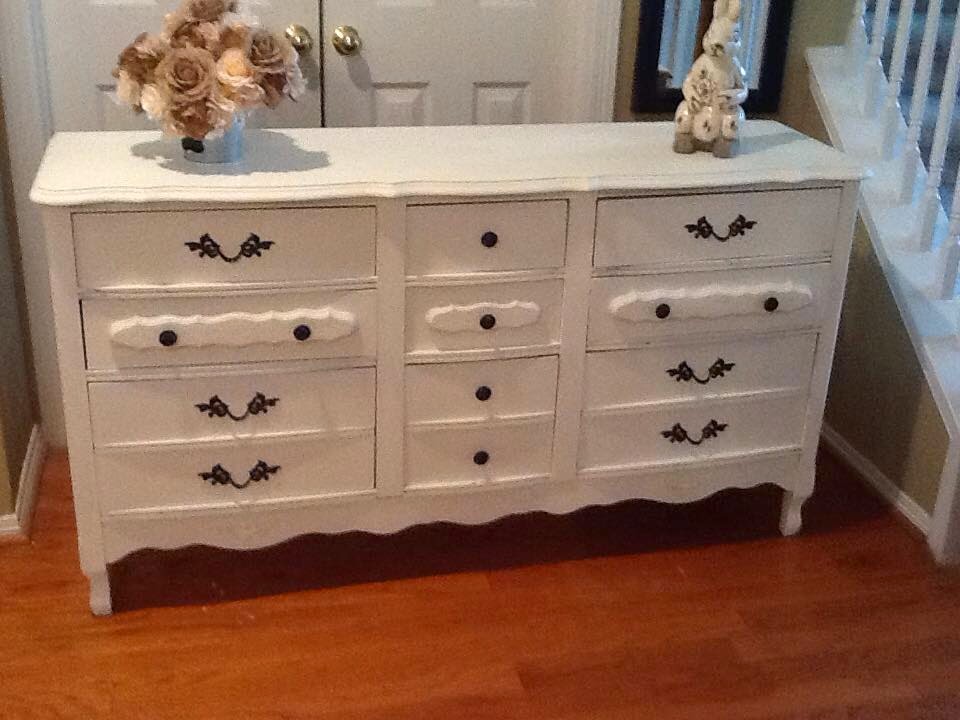 Junk Monkey Vintage Rentals Furniture Painting ClassesAnnie Sloan