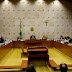 Comissão do impeachment deve ouvir acusação e defesa até quinta