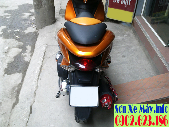 Sơn xe Honda PCX màu cam 