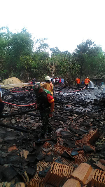 Ditinggal Kondangan dan Merantau, 2 Rumah di Mondokan Terbakar