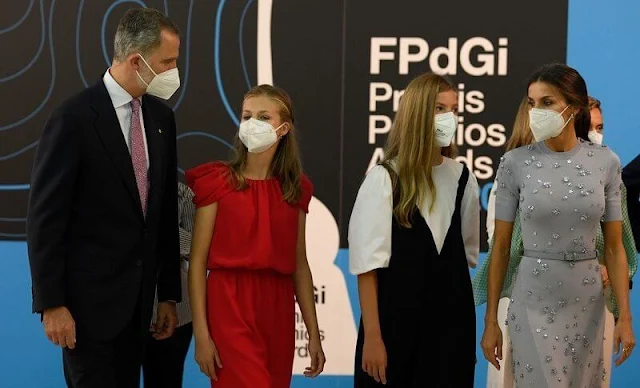 Queen Letizia wore grey dress from Nina Ricci. King Felipe, Crown Princess Leonor and Infanta Sofía