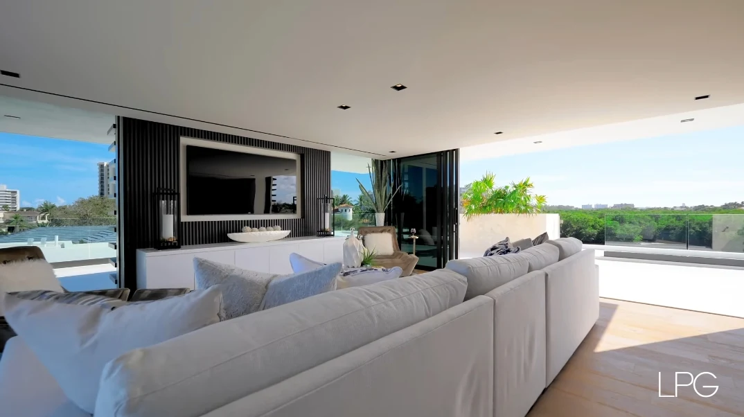 70 Interior Photos vs. 1141 Spanish River Rd, Boca Raton, FL Ultra Luxury Modern Mansion Tour