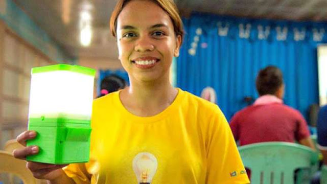 Inspiratif : Atasi Krisis Listrik, Wanita Ini Ciptakan Lampu dari Air dan Garam yang Tahan Hingga 10 Tahun Inspiratif : Atasi Krisis Listrik, Wanita Ini Ciptakan Lampu dari Air dan Garam yang Tahan Hingga 10 Tahun