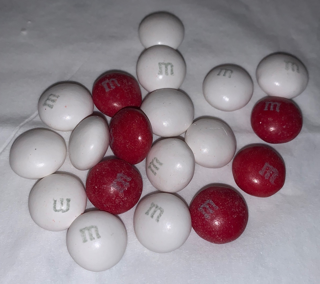 FOODSTUFF FINDS White Chocolate Peppermint M&Ms (USA) By Cinabar