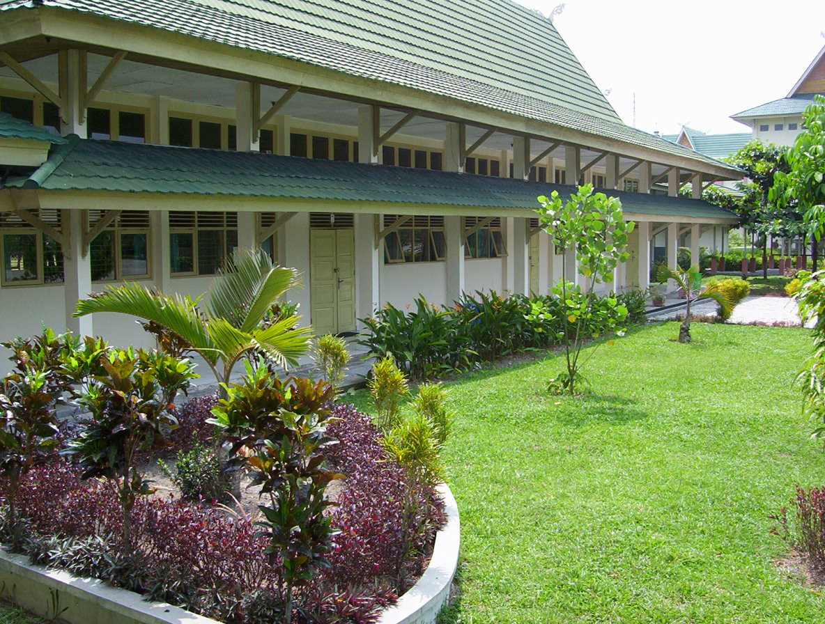 Desain Taman Depan Kelas - Tukang Bangun Rumah