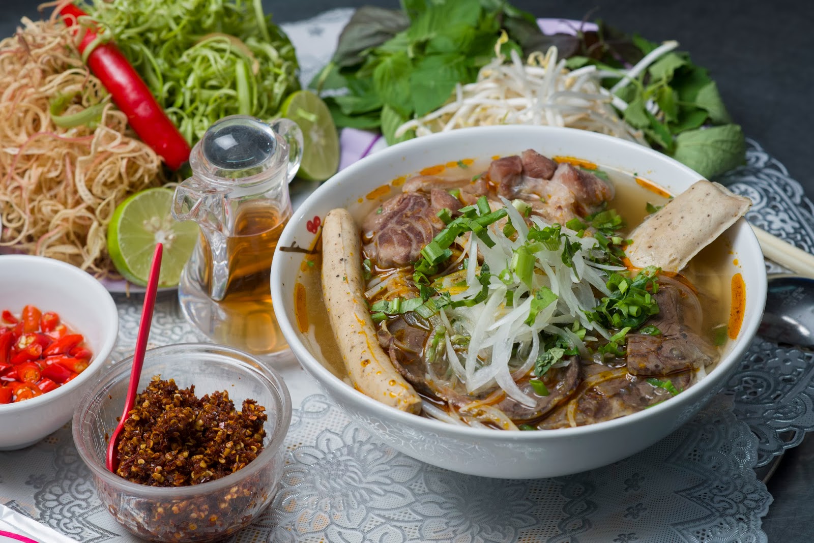 Ẩm thực Huế: BÚN BÒ HUẾ