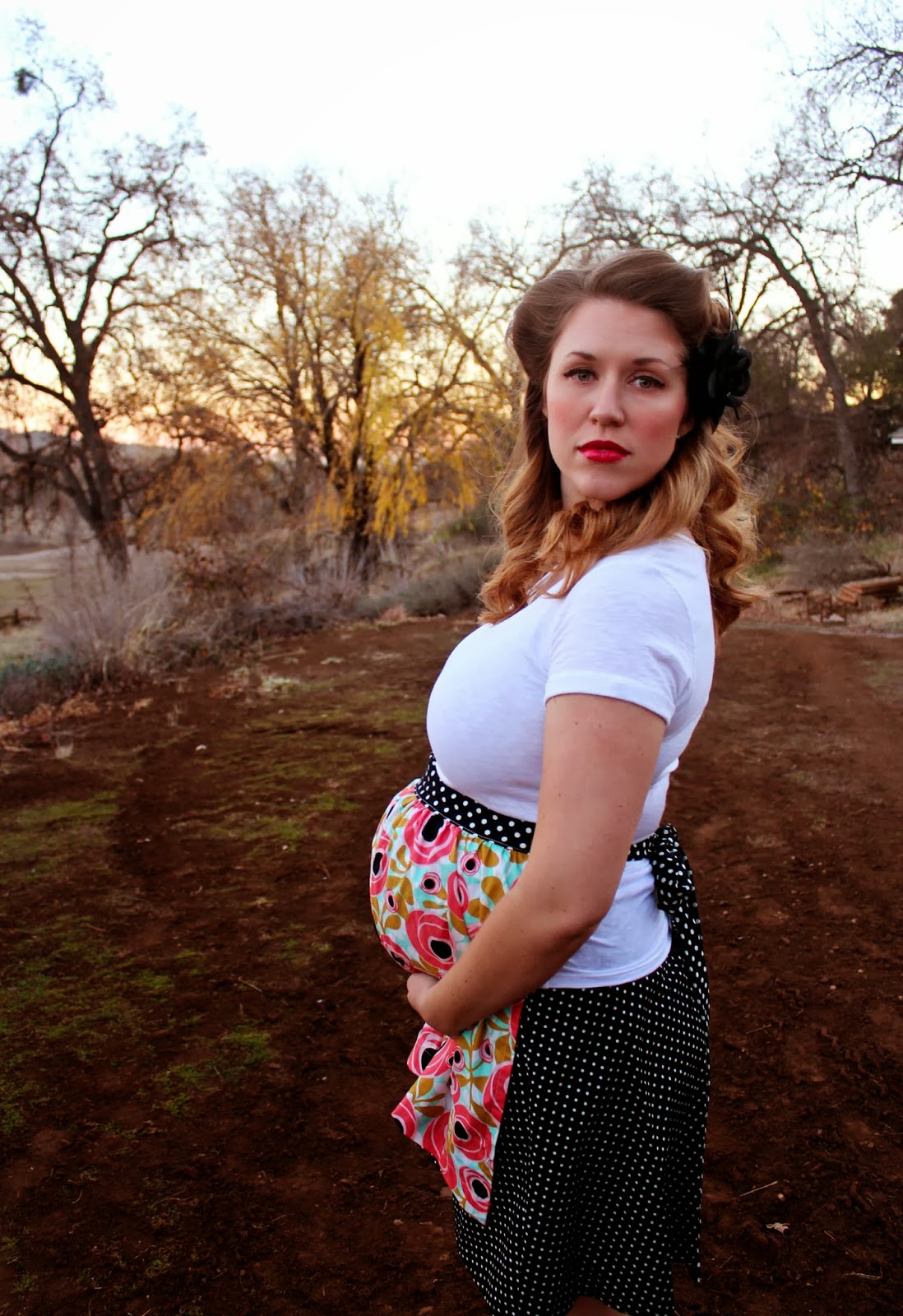 From Dahlias to Doxies: Retro Housewife Maternity Shoot