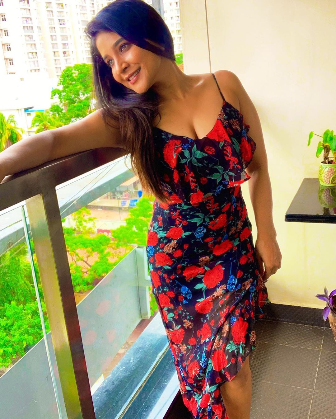 Actress Sakshi Agarwal New images