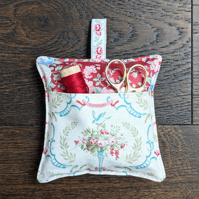 Tilda Club USA Project: Pocket Pincushion by Heidi Staples of Fabric Mutt