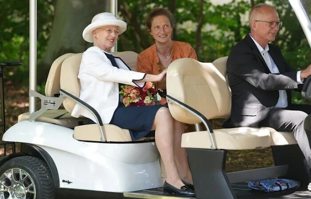 Queen visited Askov Folk High School and Skibelund Krat in Vejen Municipality in Southern Jutland