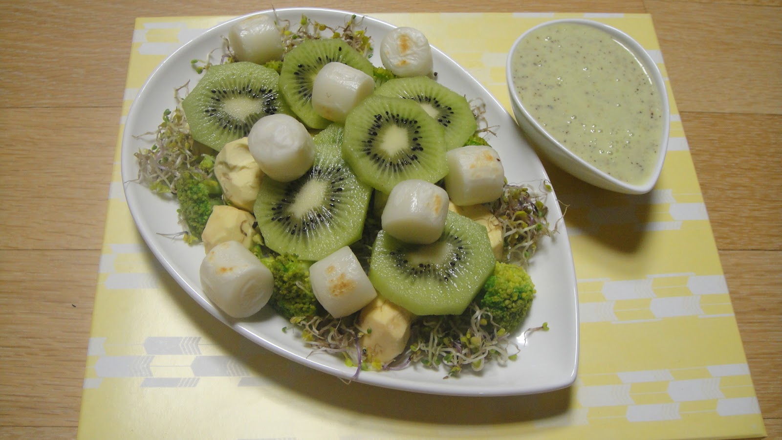 Kimchi House: Kiwi sauce salad