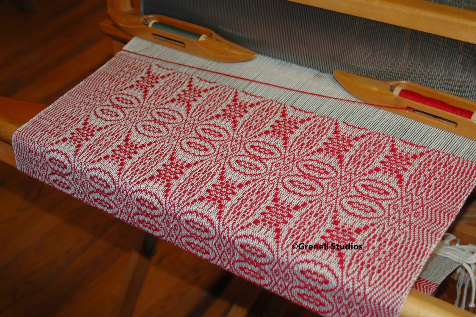 Shuttle, Hook and Needle Woven Christmas Table Runners