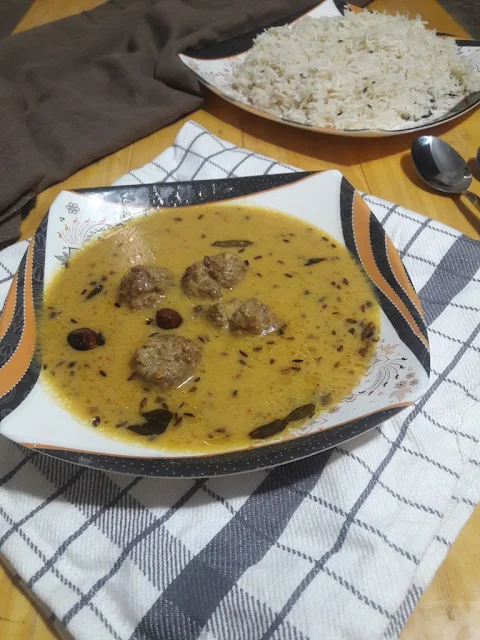 kadhi-kofta-is-served-with-rice-or-roti