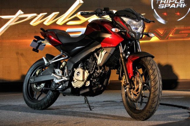 pulsar ns 200 bike on road price